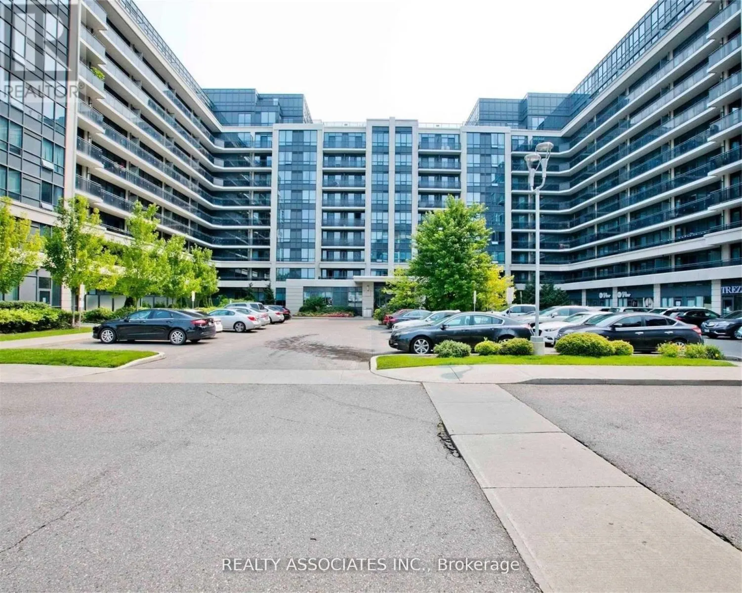923 - 372 HIGHWAY 7 ROAD E
