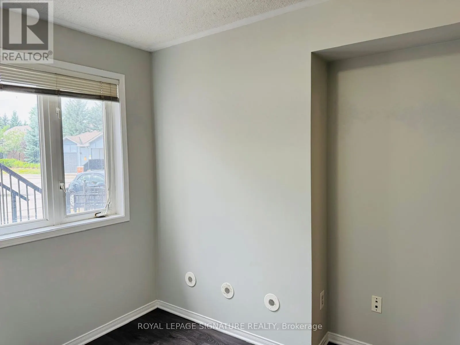 28 - 2285 BUR OAK AVENUE