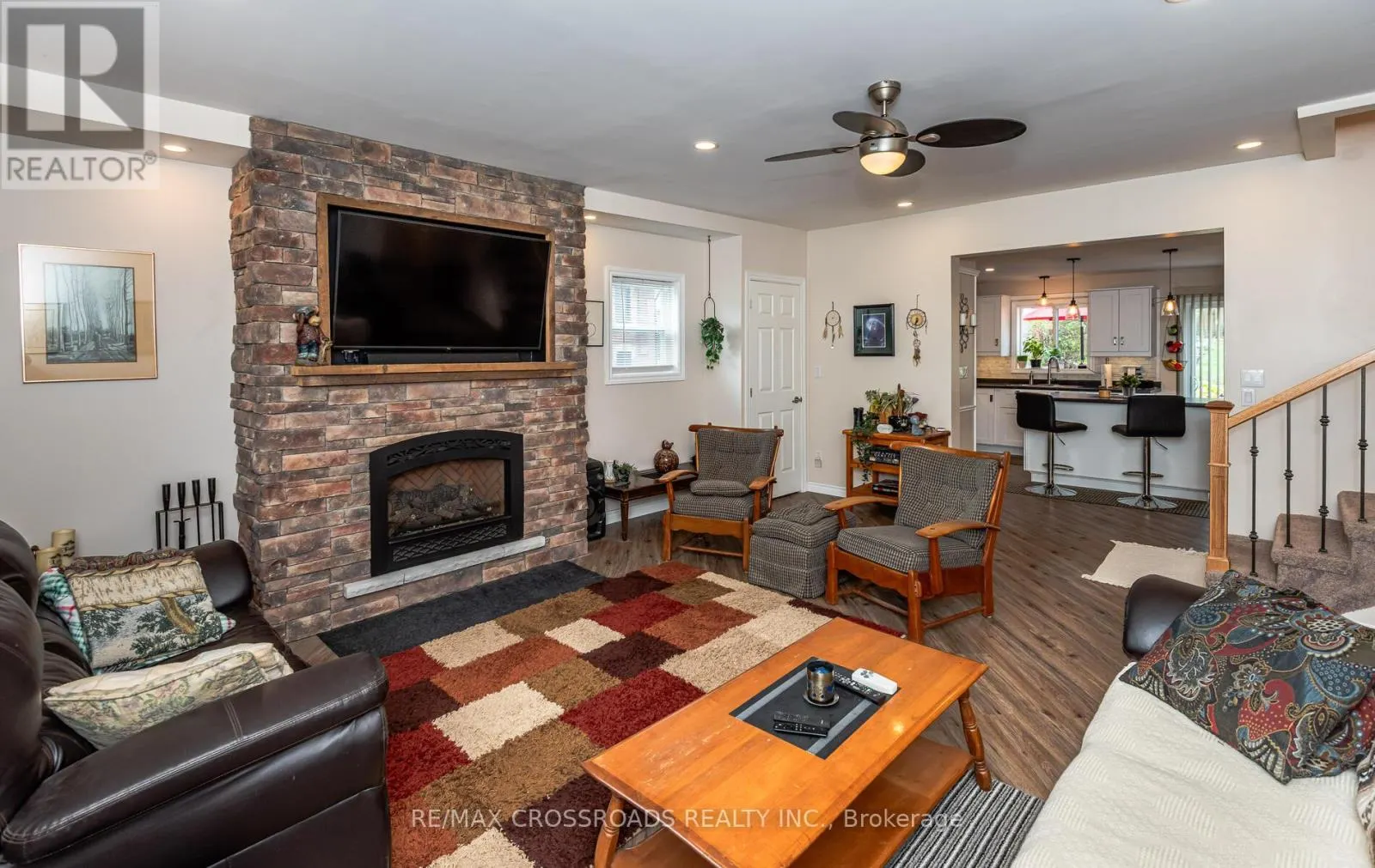 55 LAIDLAW STREET S