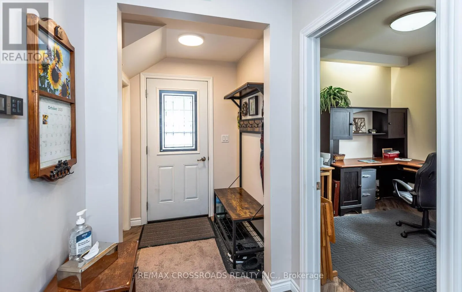 55 LAIDLAW STREET S