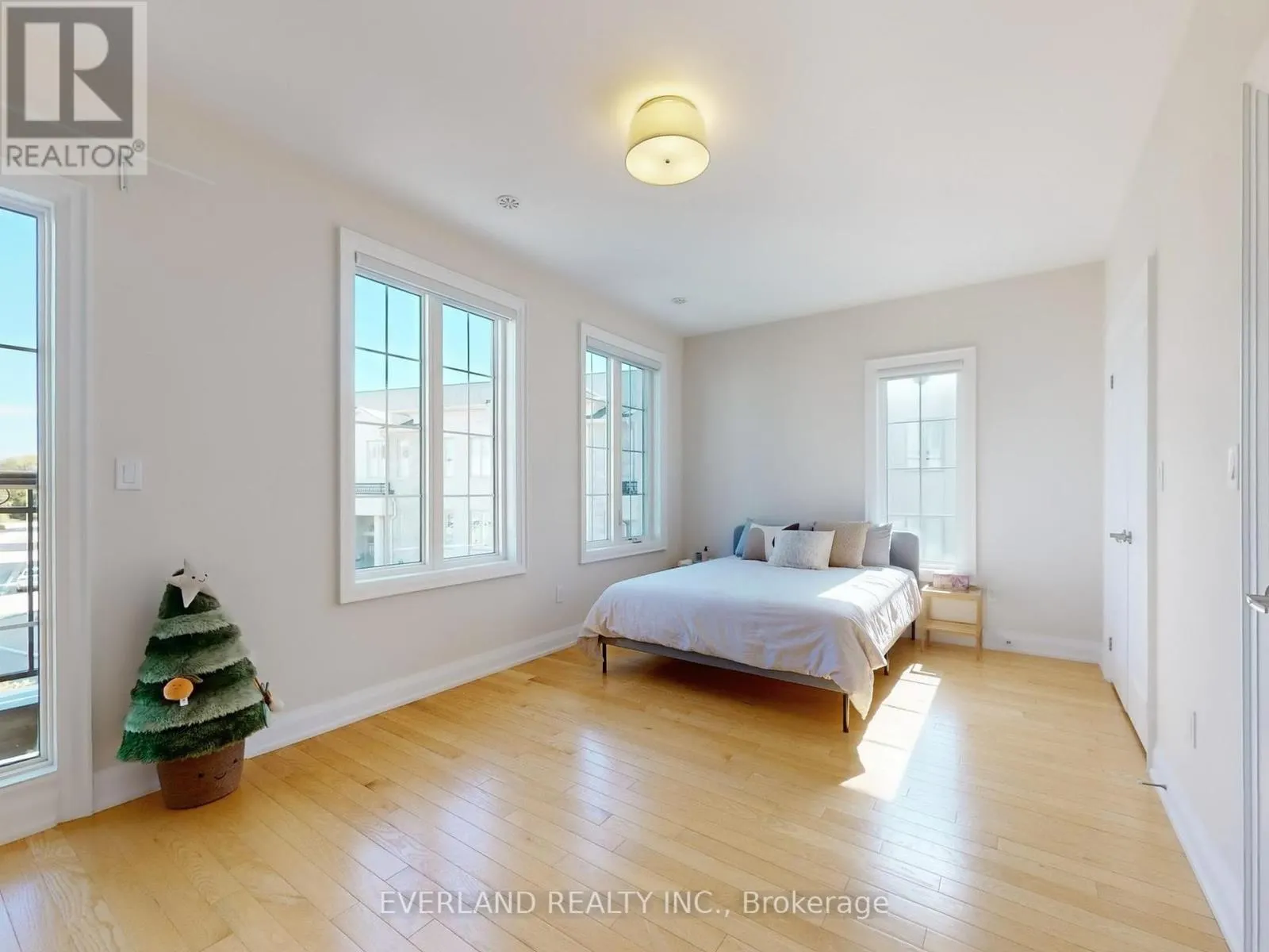 5 POINT PELEE LANE
