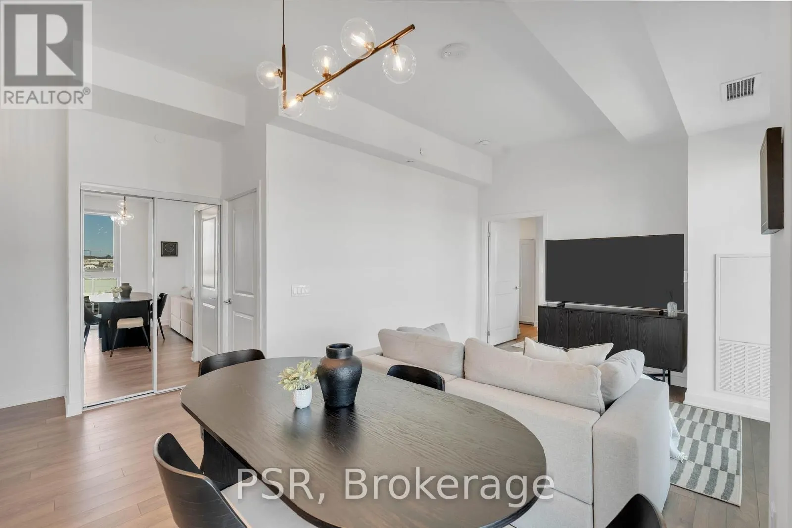 1029 - 100 EAGLE ROCK WAY