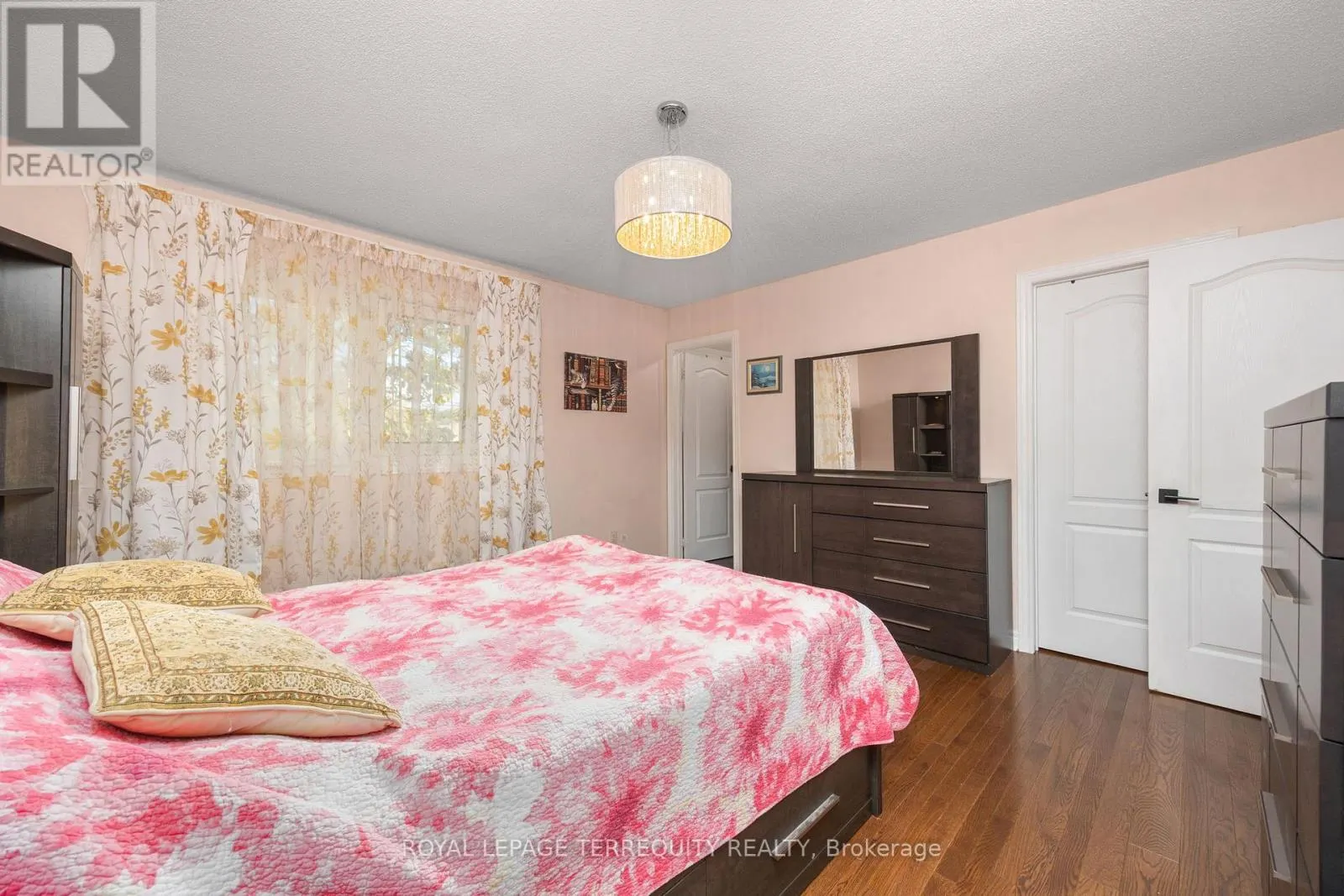 111 ENGLISH OAK DRIVE