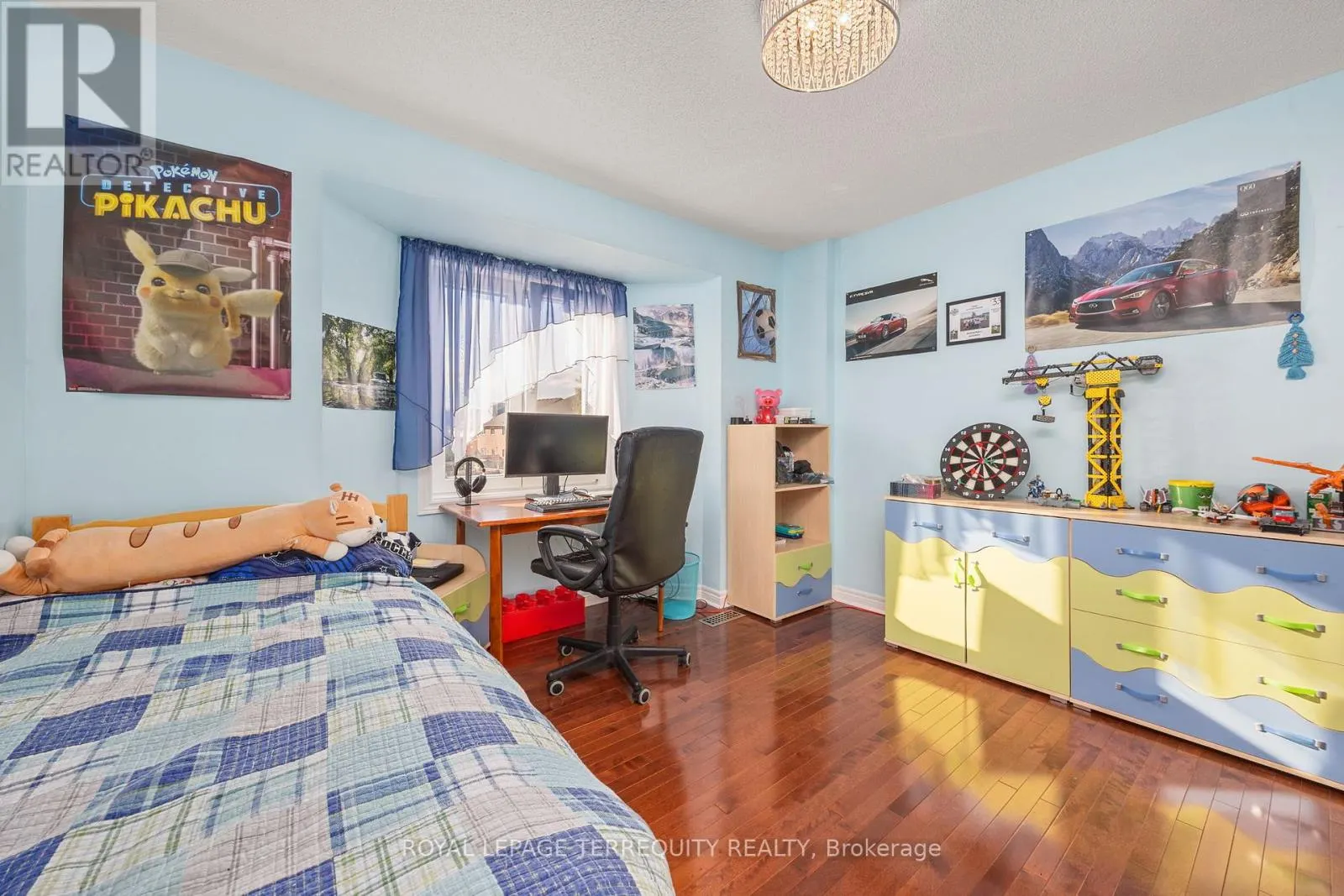 111 ENGLISH OAK DRIVE