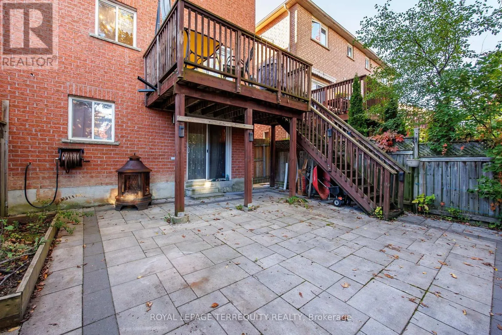 111 ENGLISH OAK DRIVE