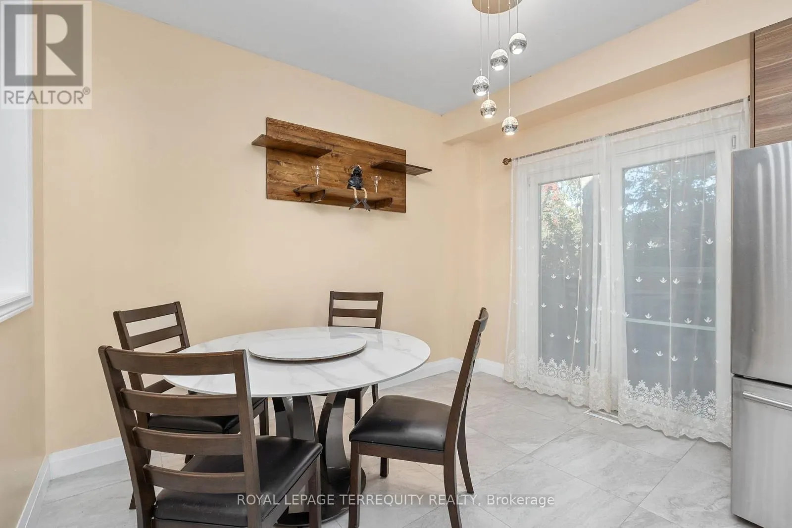 111 ENGLISH OAK DRIVE