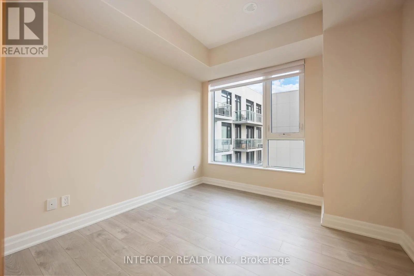 802 - 10 ROUGE VALLEY DRIVE