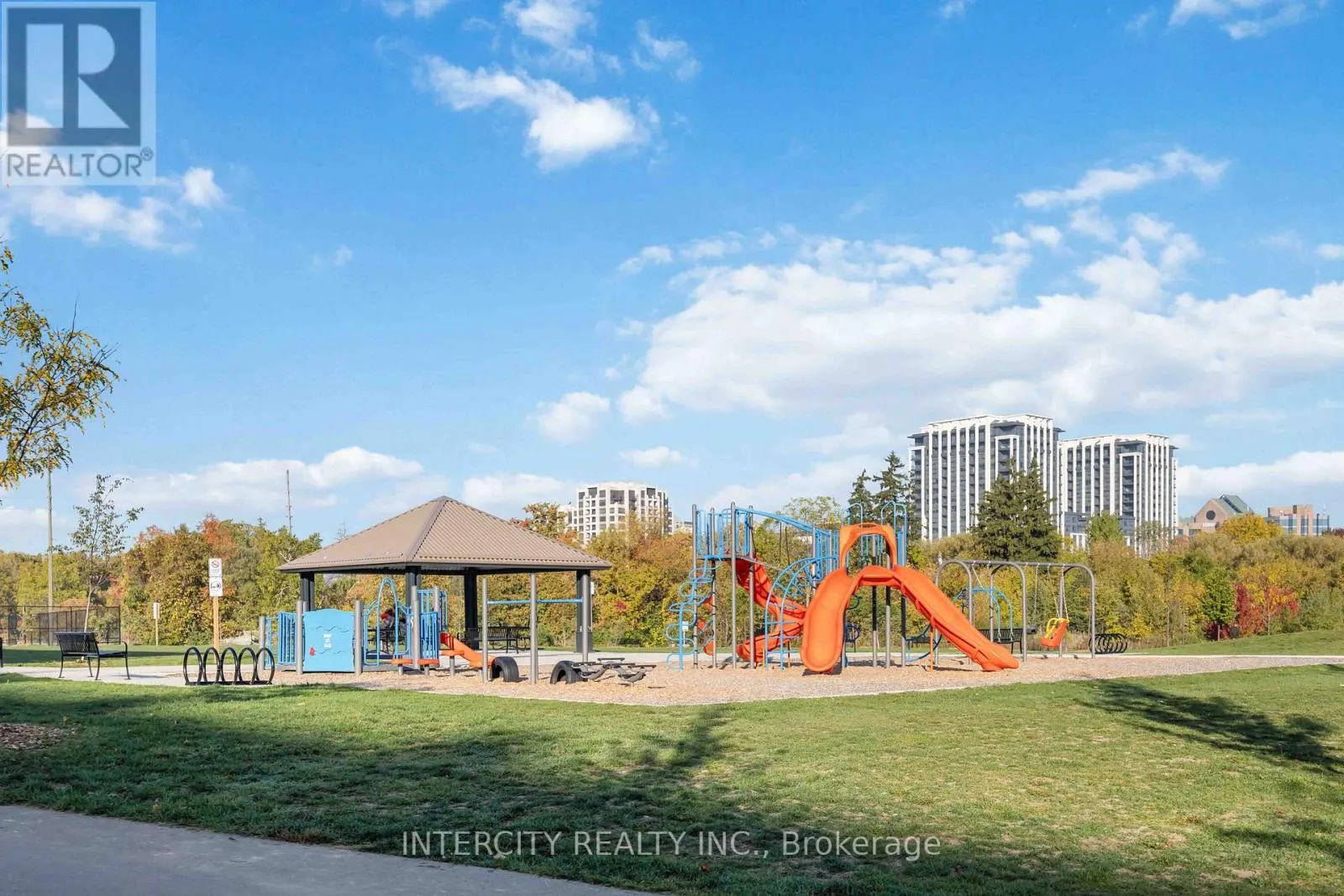 802 - 10 ROUGE VALLEY DRIVE