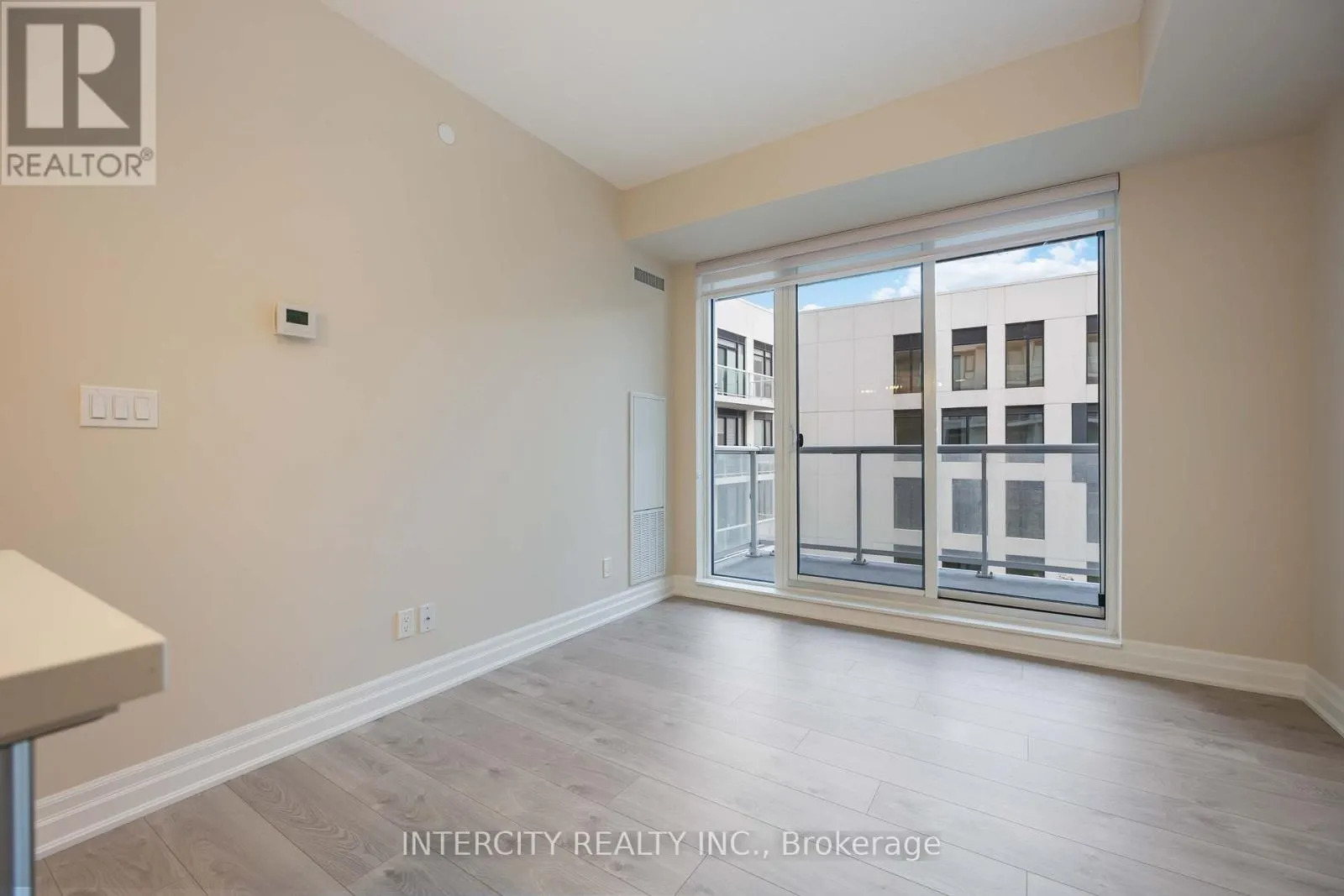 802 - 10 ROUGE VALLEY DRIVE
