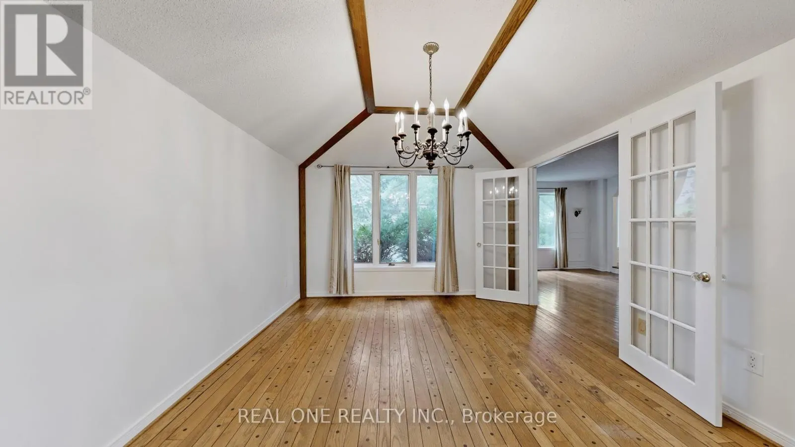 465 WOODLAND ACRES CRESCENT