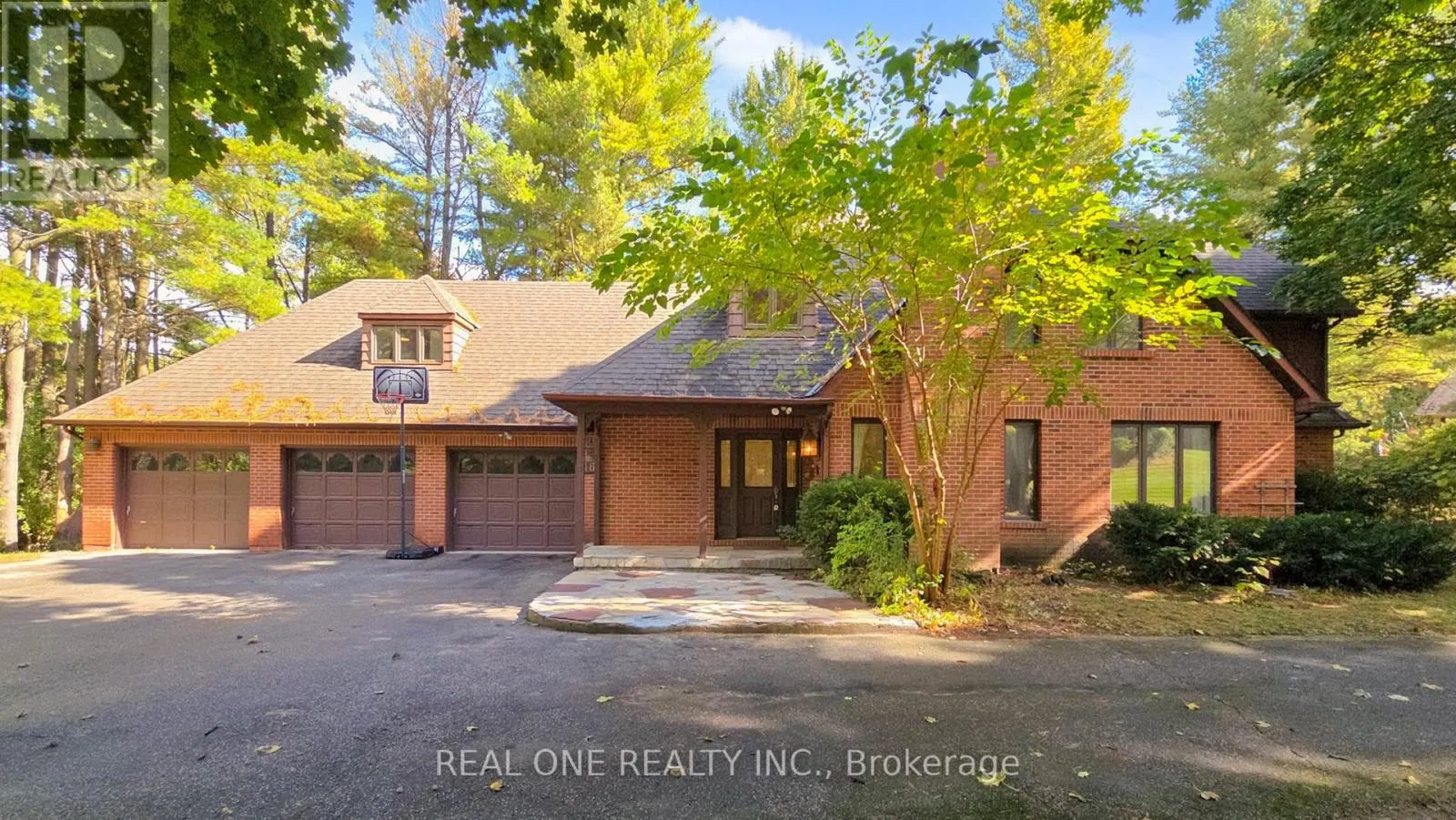 465 WOODLAND ACRES CRESCENT