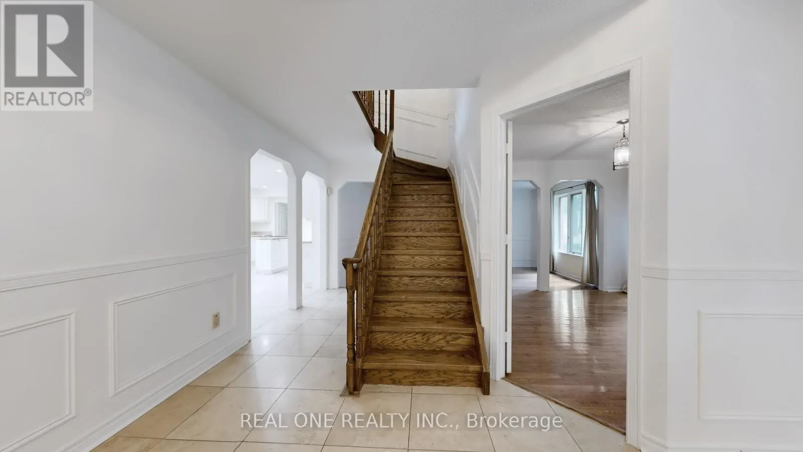 465 WOODLAND ACRES CRESCENT