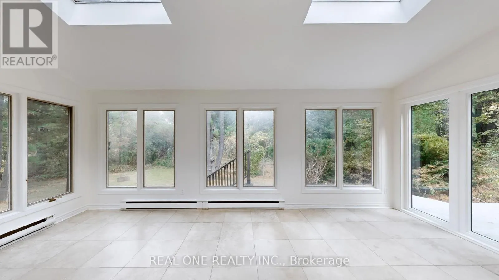 465 WOODLAND ACRES CRESCENT