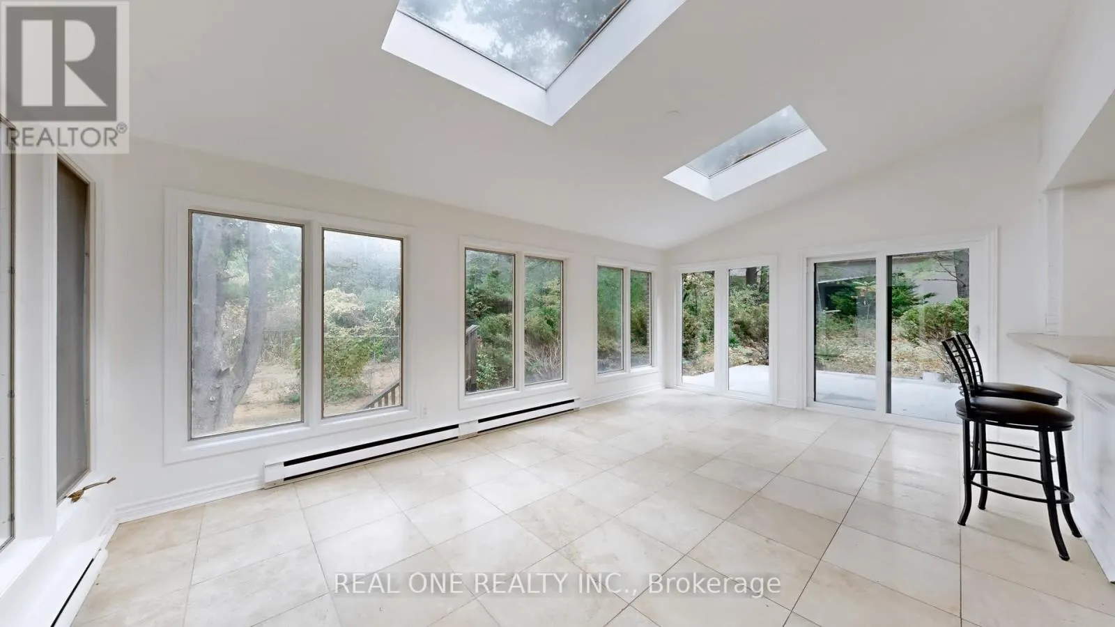 465 WOODLAND ACRES CRESCENT