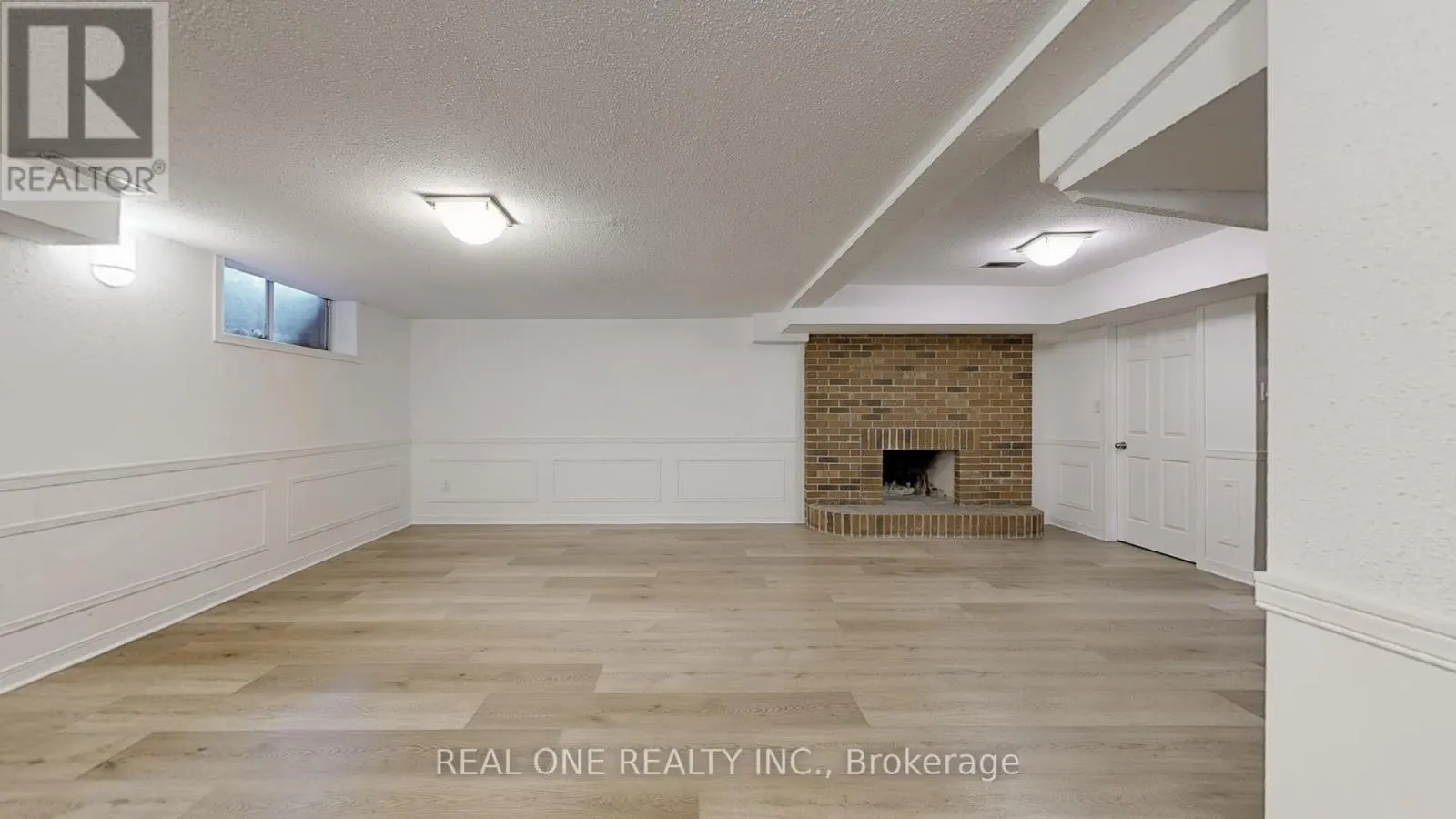 465 WOODLAND ACRES CRESCENT