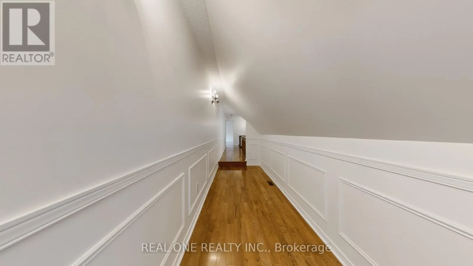 465 WOODLAND ACRES CRESCENT