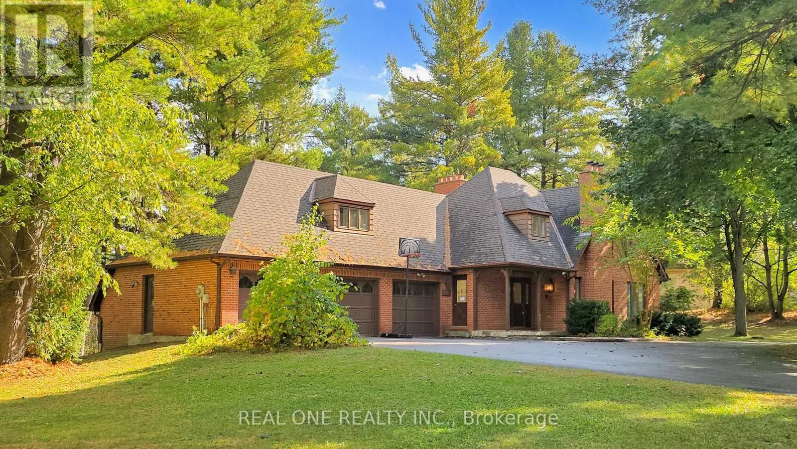 465 WOODLAND ACRES CRESCENT