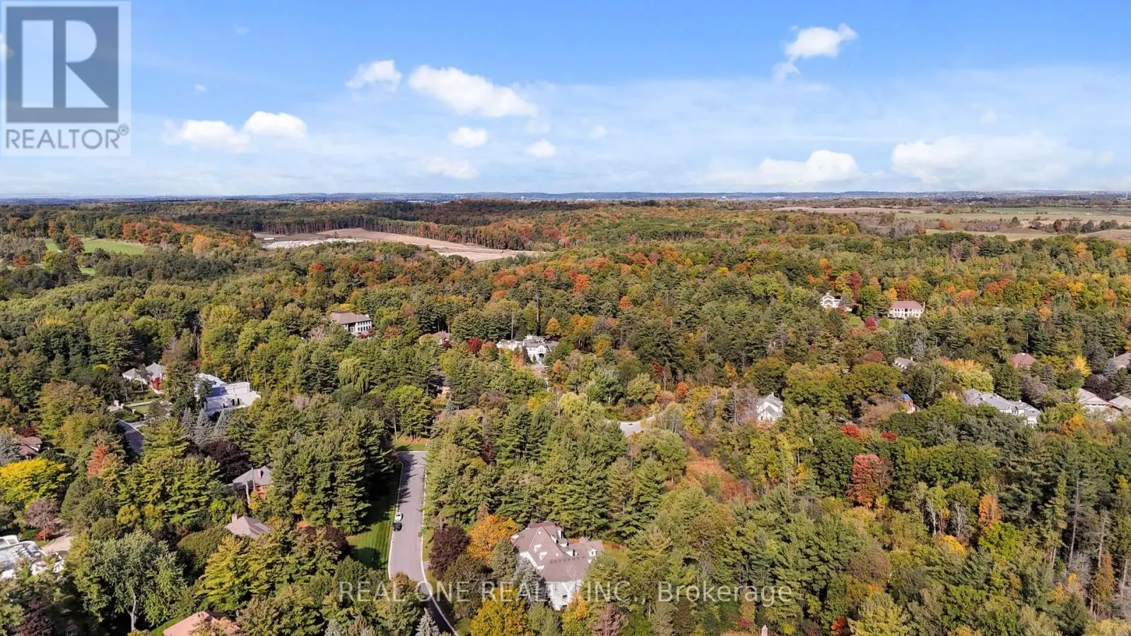 465 WOODLAND ACRES CRESCENT