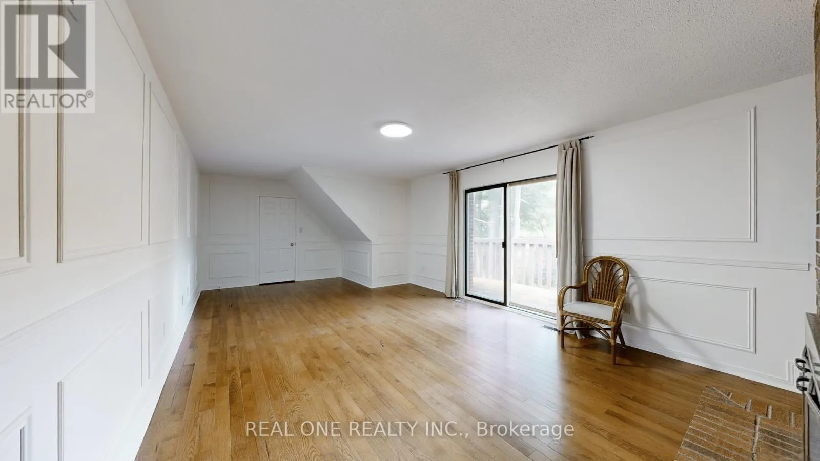 465 WOODLAND ACRES CRESCENT