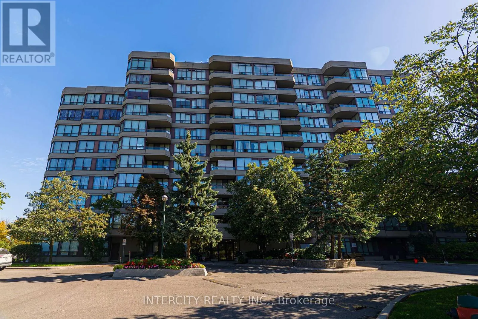 PH208 - 81 TOWNSGATE DRIVE