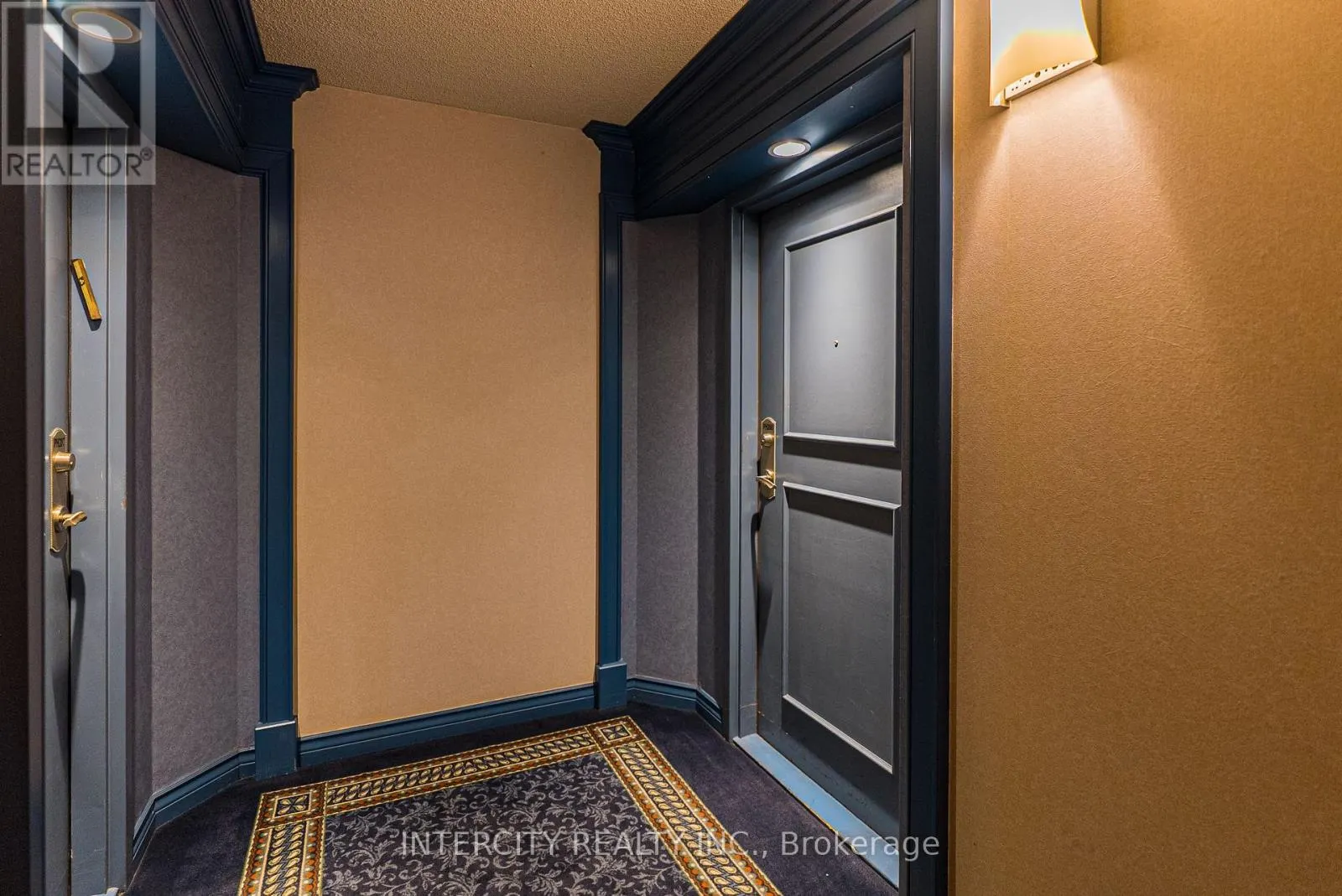 PH208 - 81 TOWNSGATE DRIVE