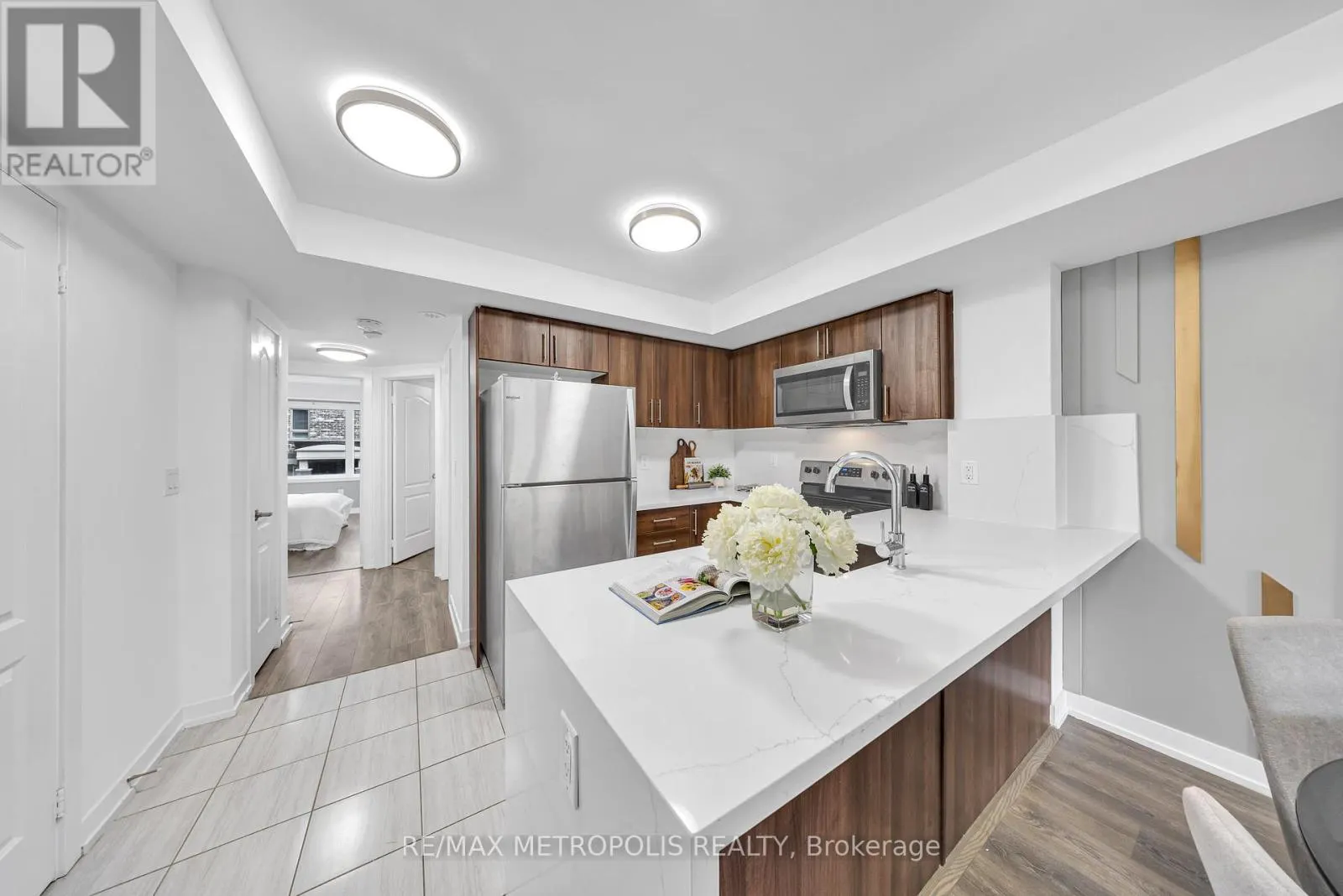 2226 - 10 WESTMEATH LANE