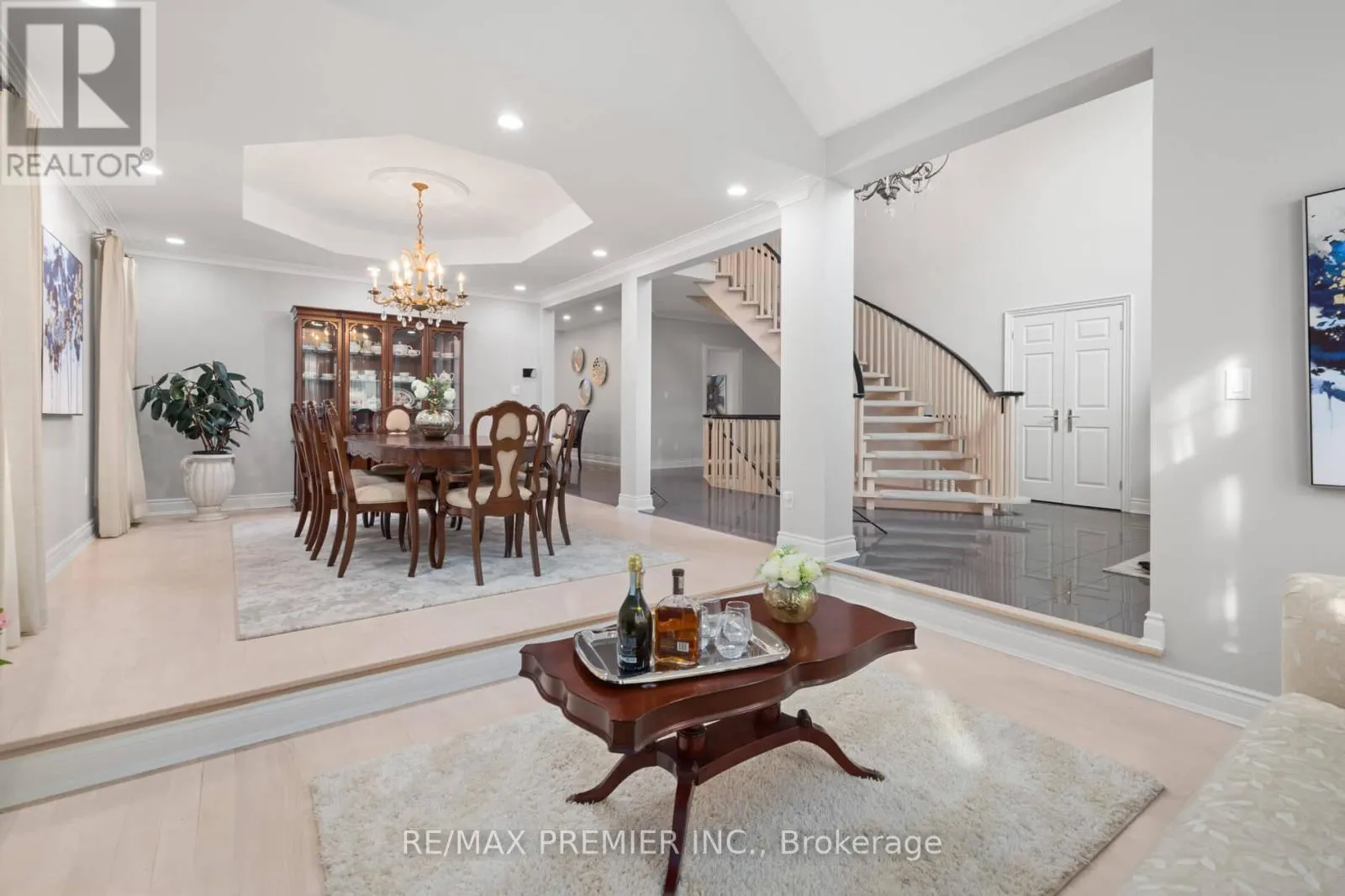 90 SHAMROCK CRESCENT