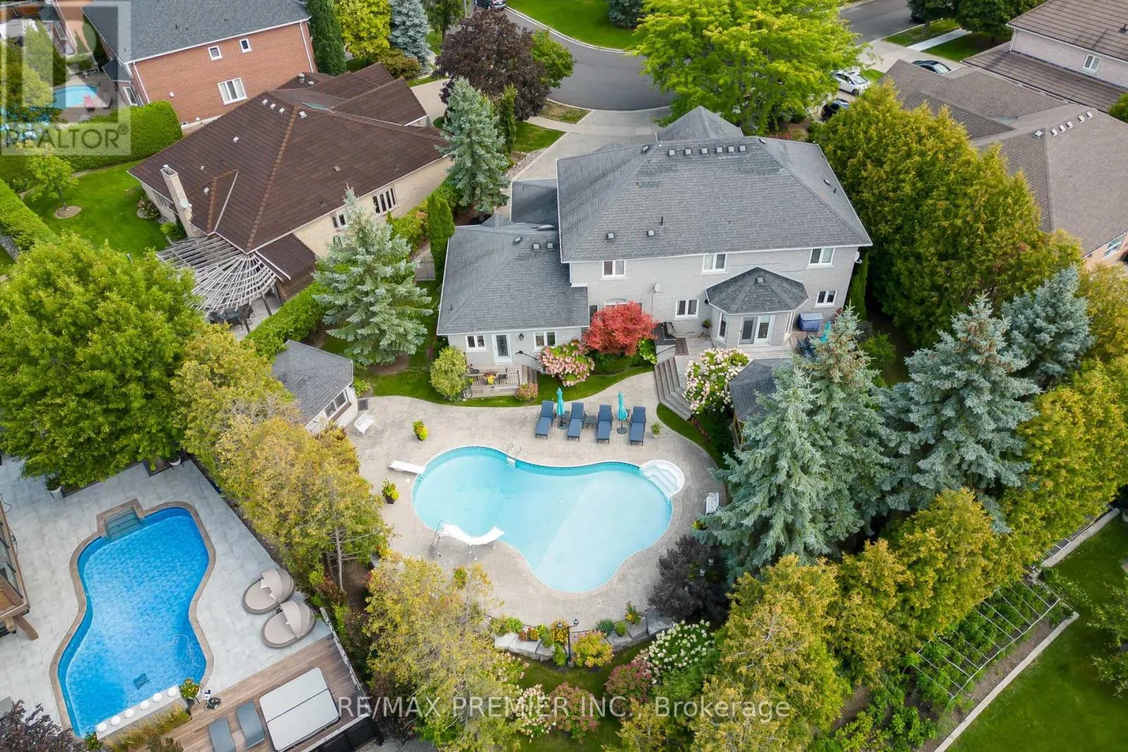 90 SHAMROCK CRESCENT