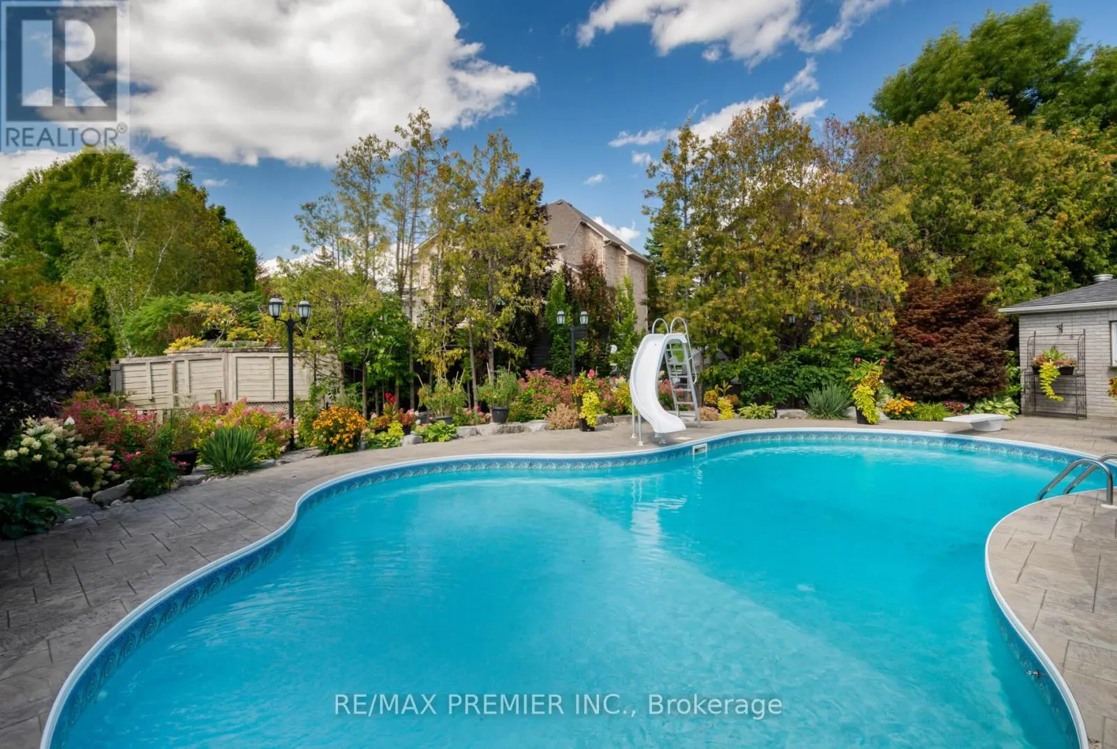 90 SHAMROCK CRESCENT