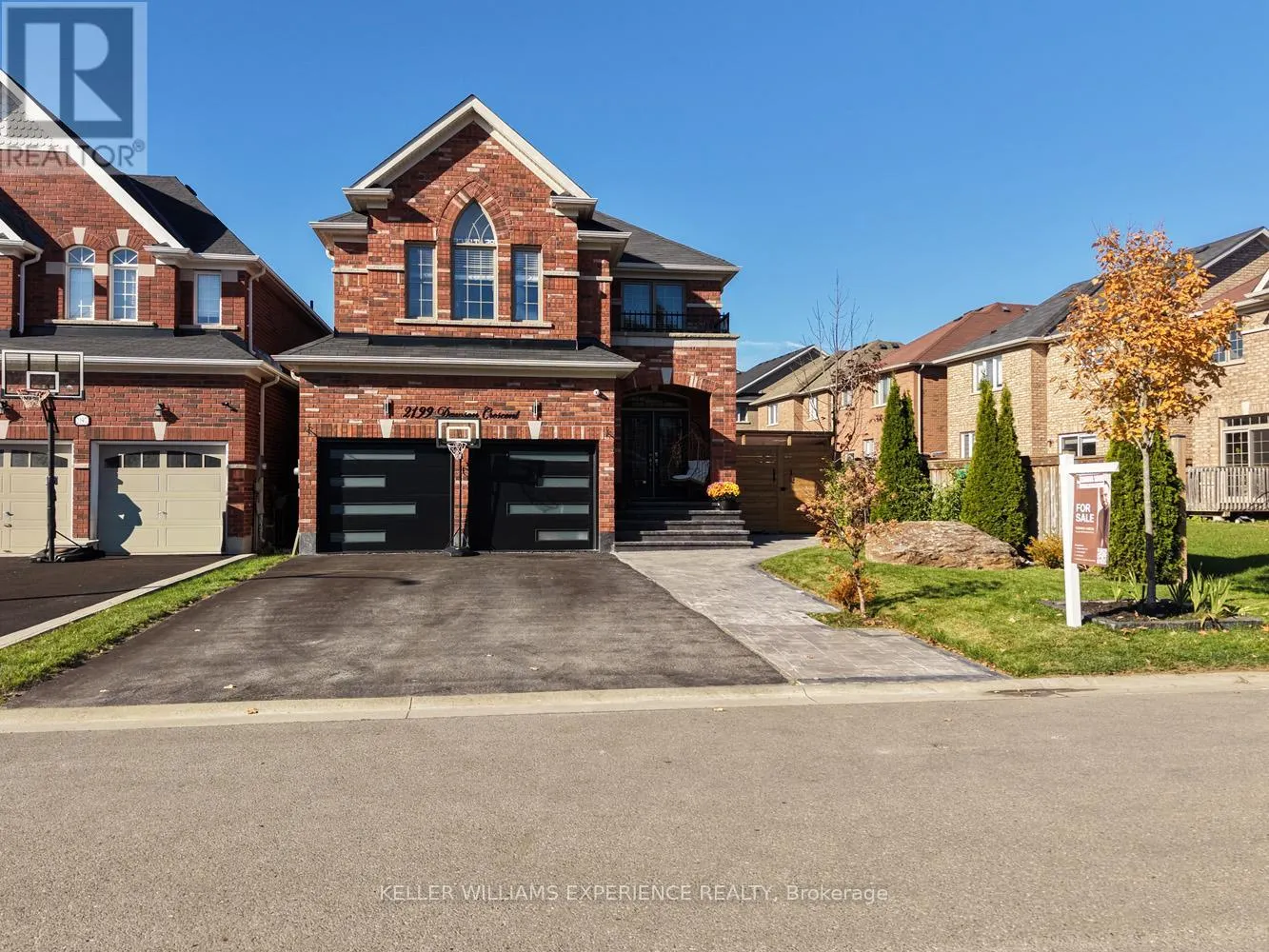 2199 DAWSON CRESCENT W