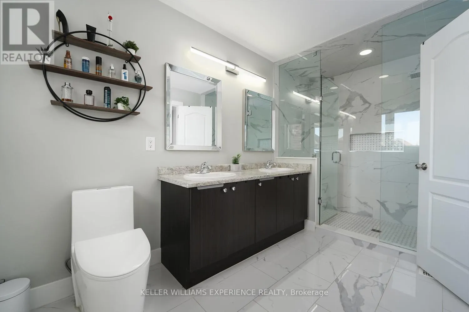 2199 DAWSON CRESCENT W