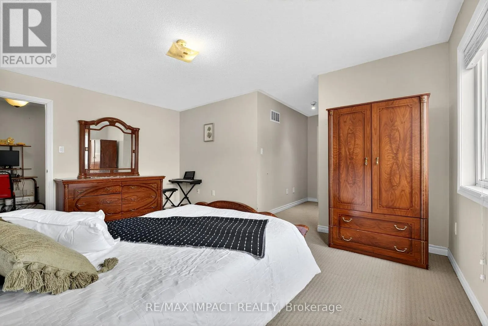 37 BRAITH CRESCENT