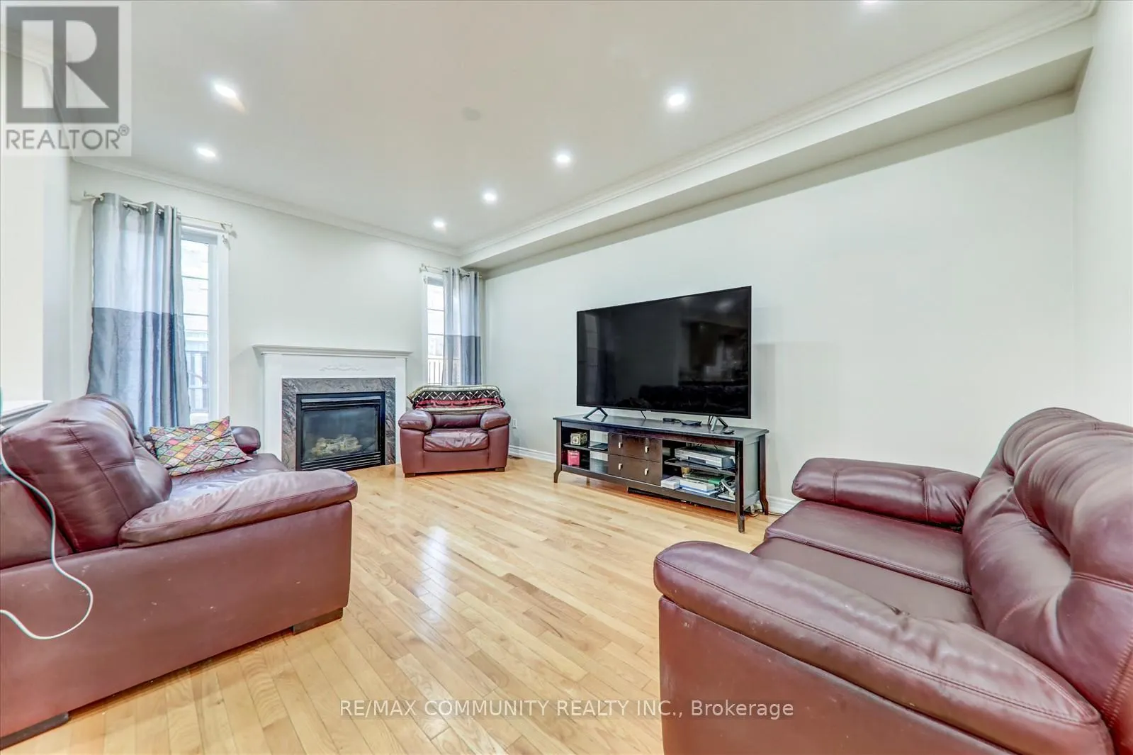 37 CONDARCURI CRESCENT