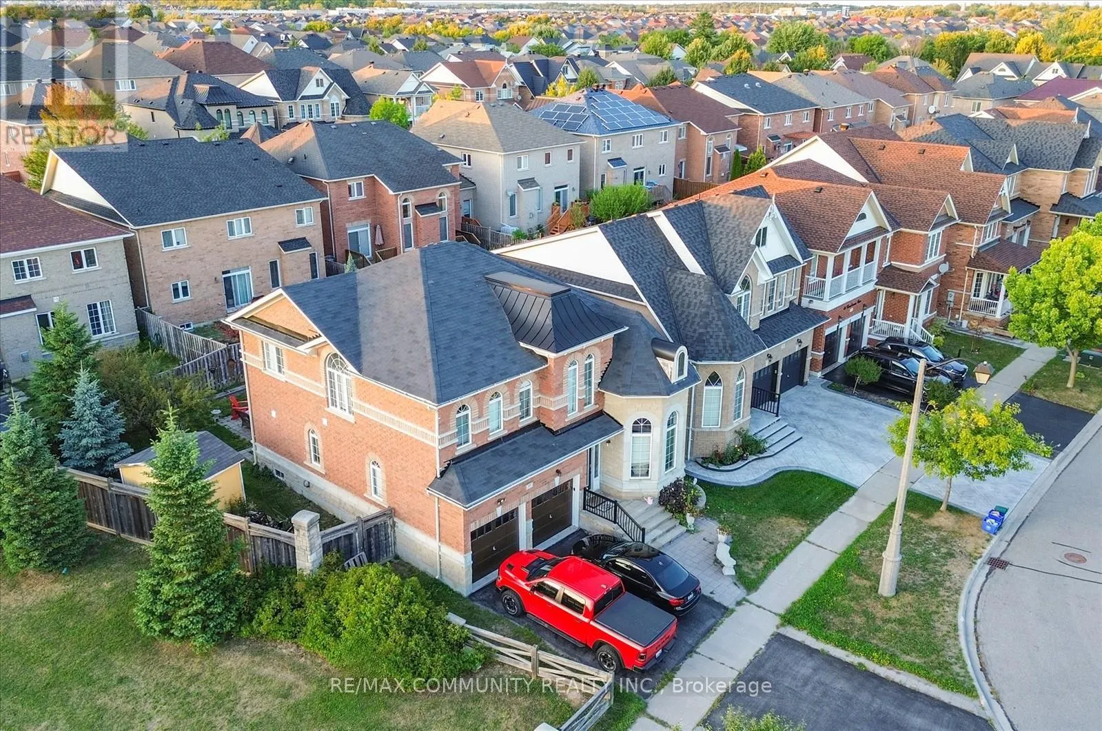 37 CONDARCURI CRESCENT