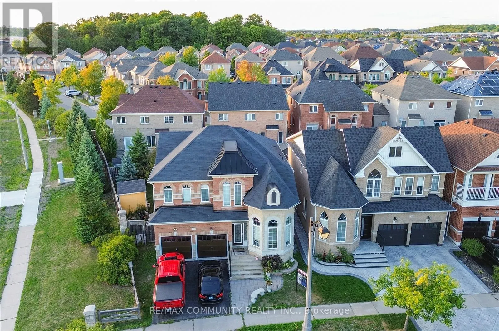 37 CONDARCURI CRESCENT