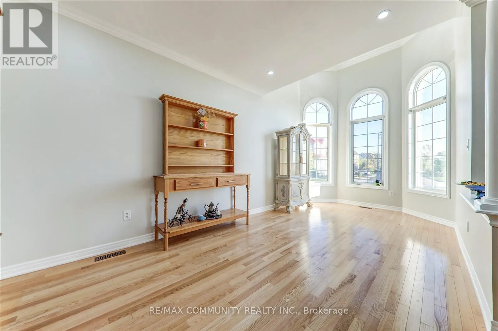 37 CONDARCURI CRESCENT