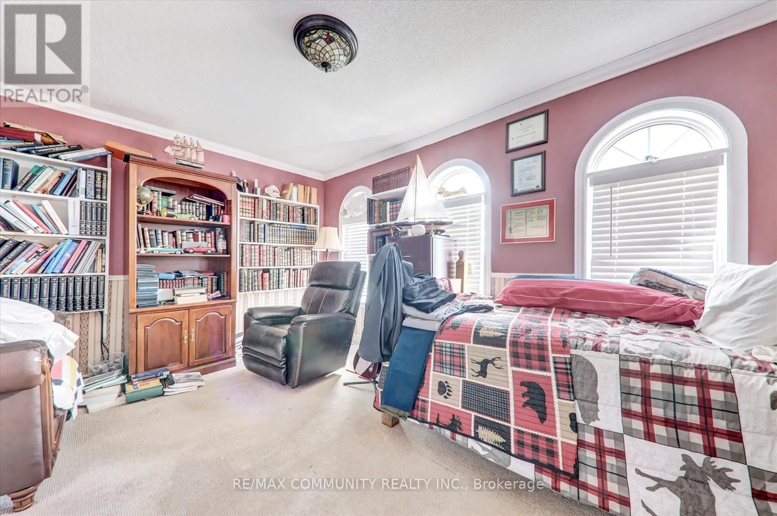 37 CONDARCURI CRESCENT