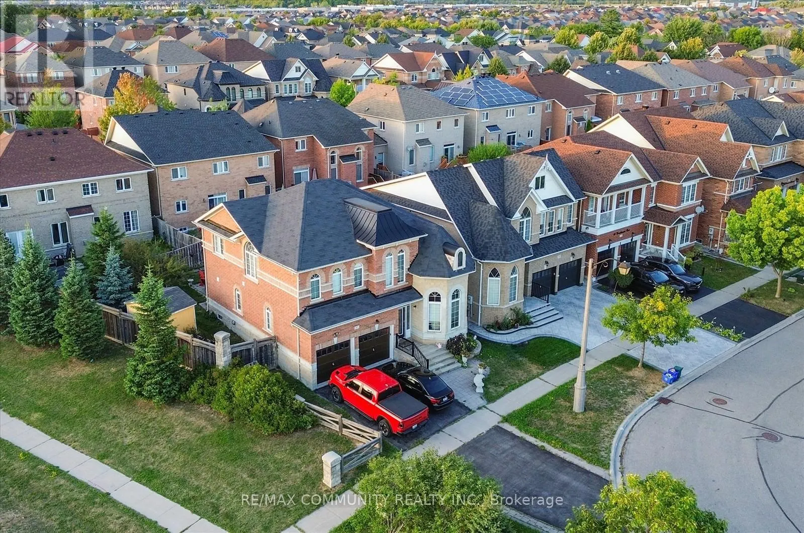 37 CONDARCURI CRESCENT