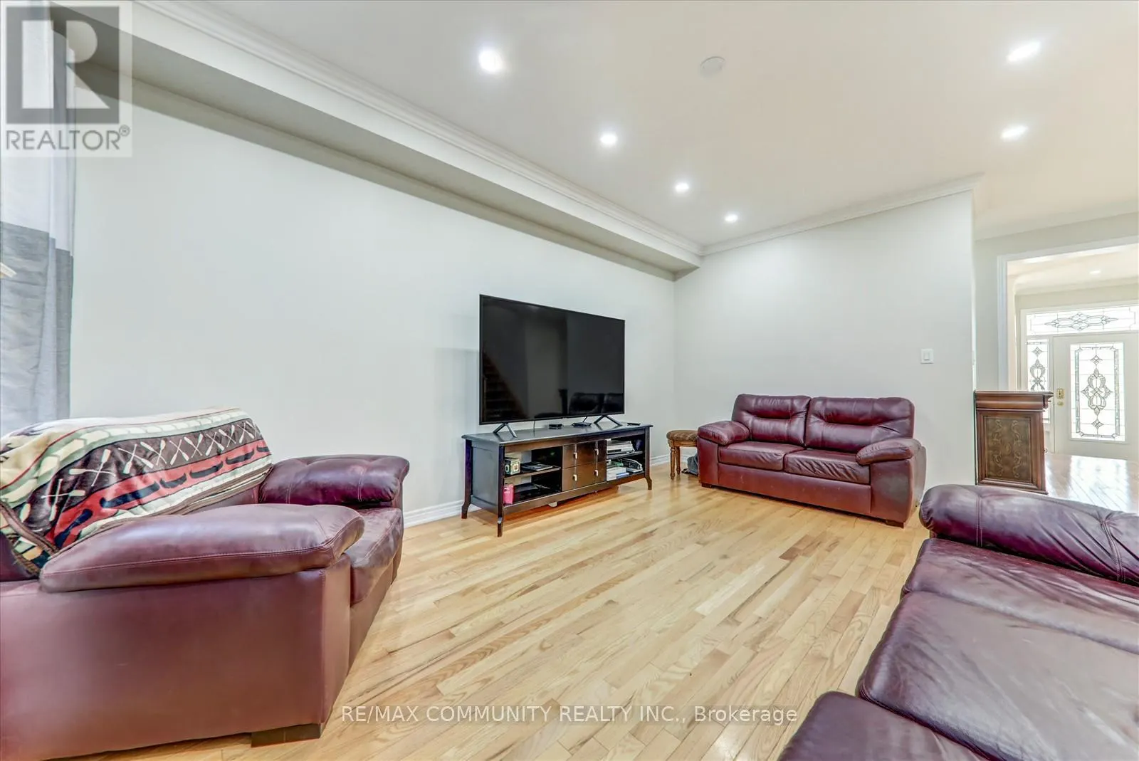 37 CONDARCURI CRESCENT
