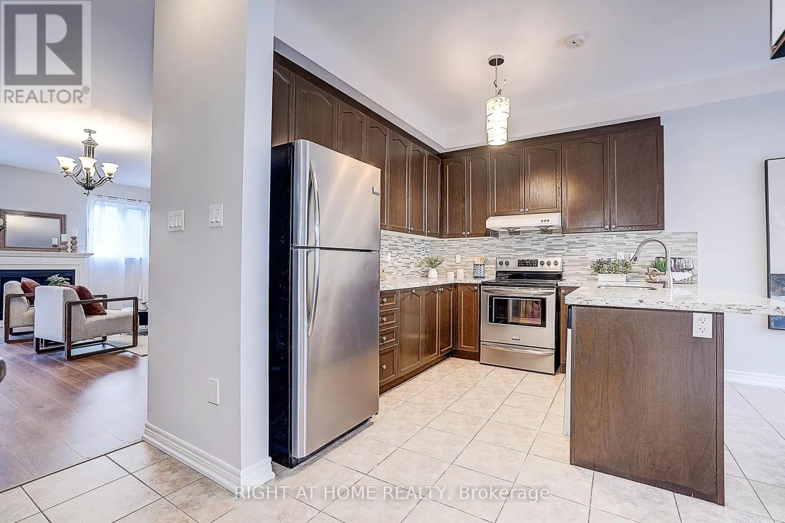 15 - 151 SILVERWOOD AVENUE