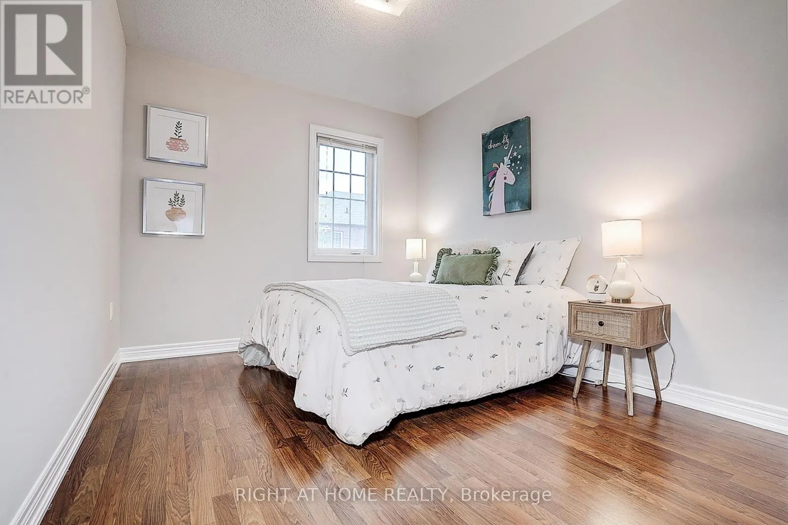 15 - 151 SILVERWOOD AVENUE