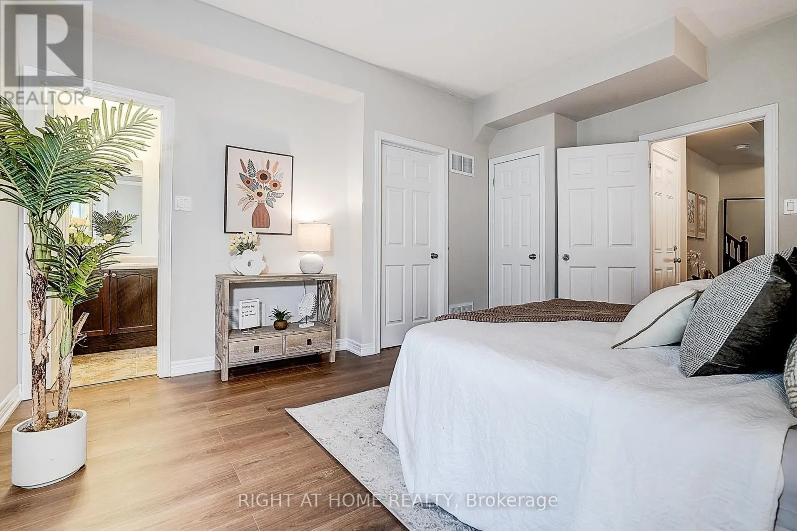 15 - 151 SILVERWOOD AVENUE