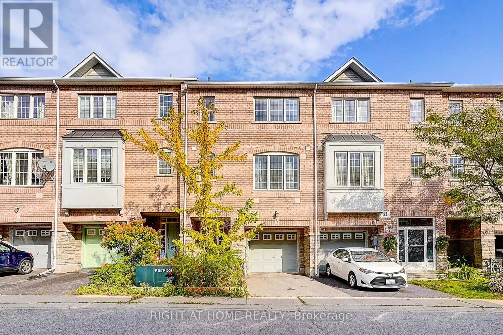 15 - 151 SILVERWOOD AVENUE
