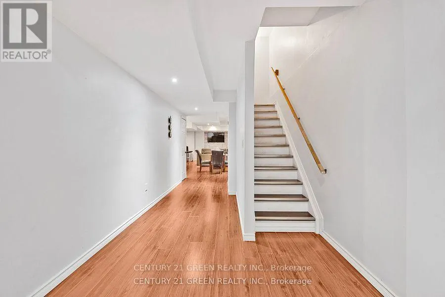 238 KING STREET S
