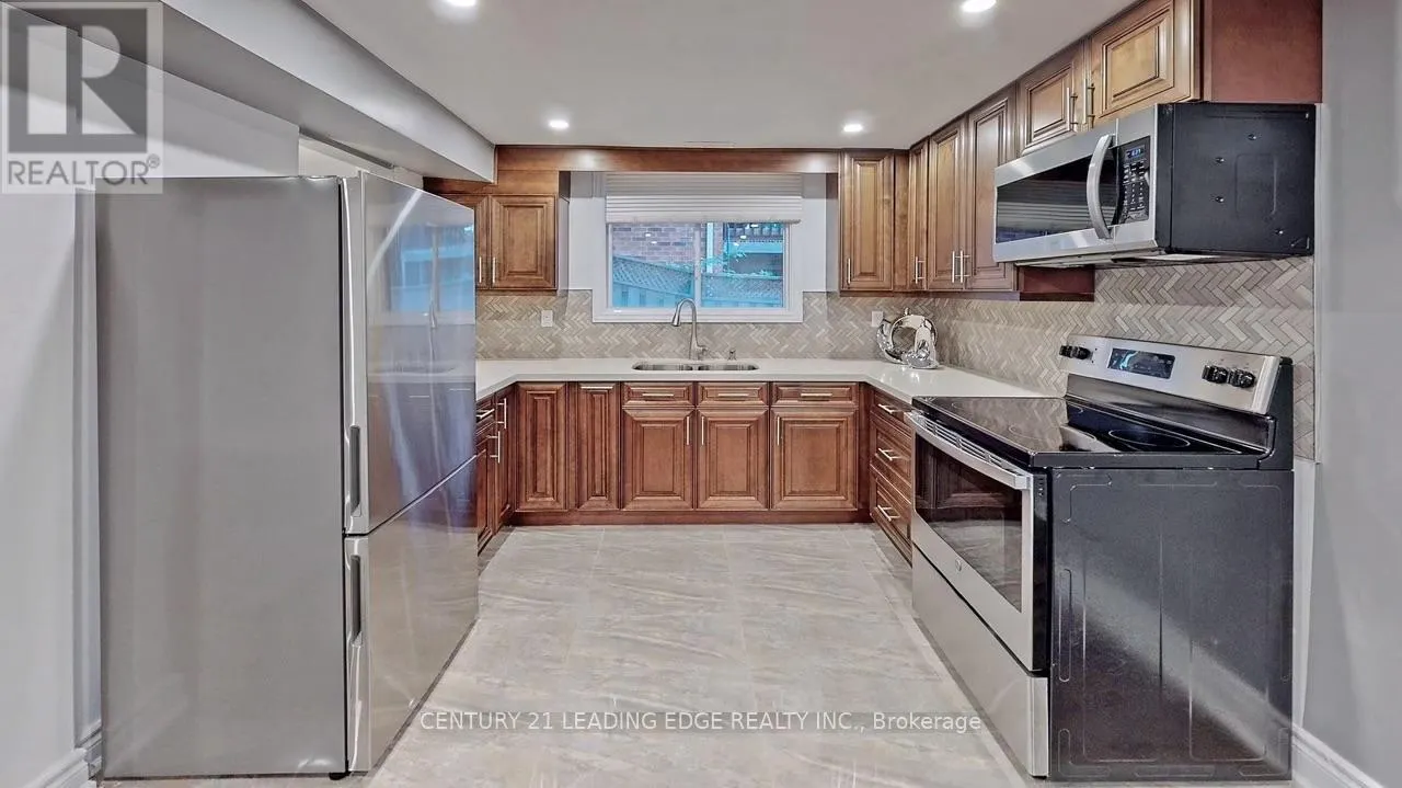 32 WESTMORELAND COURT