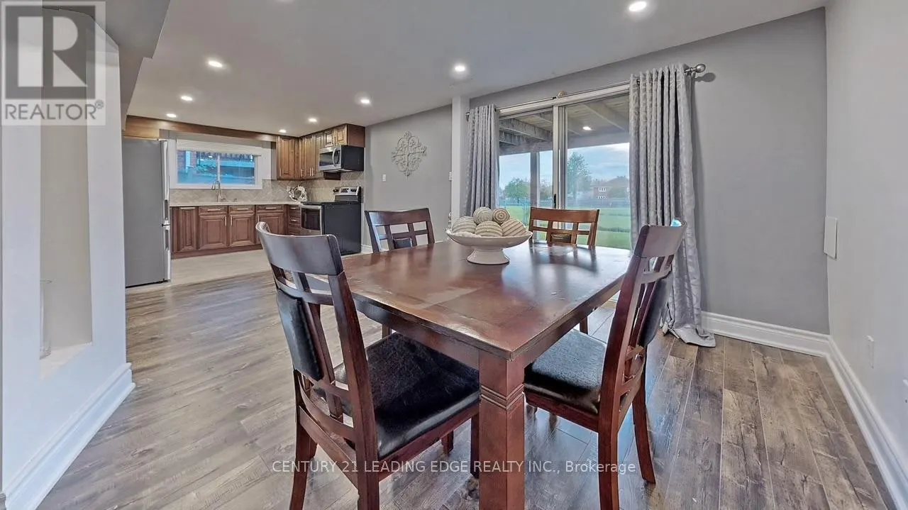 32 WESTMORELAND COURT