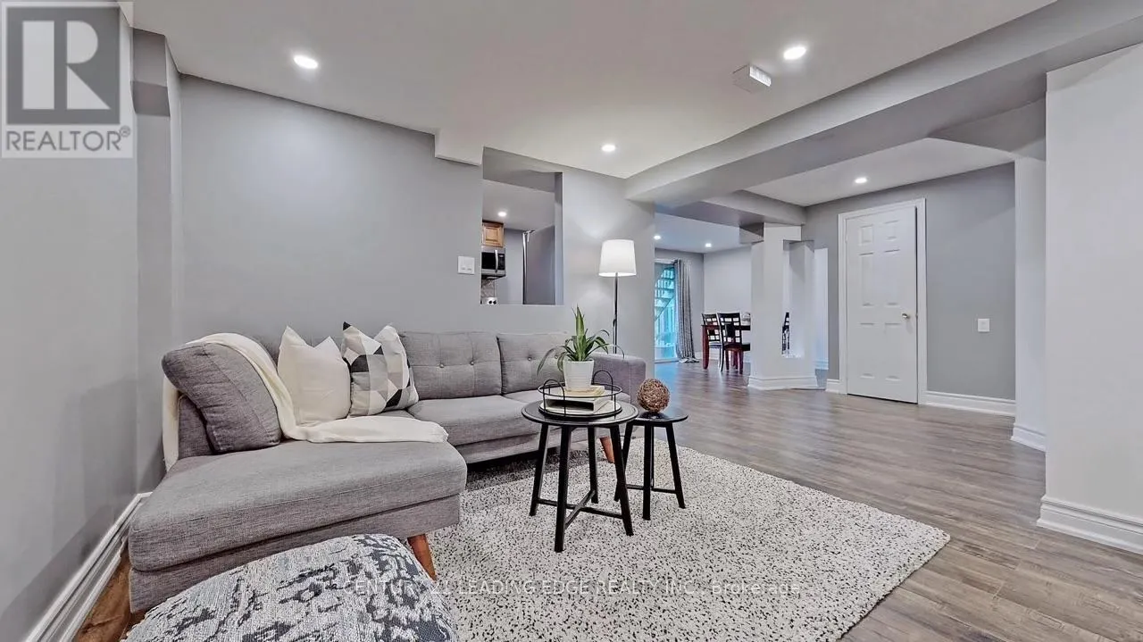 32 WESTMORELAND COURT