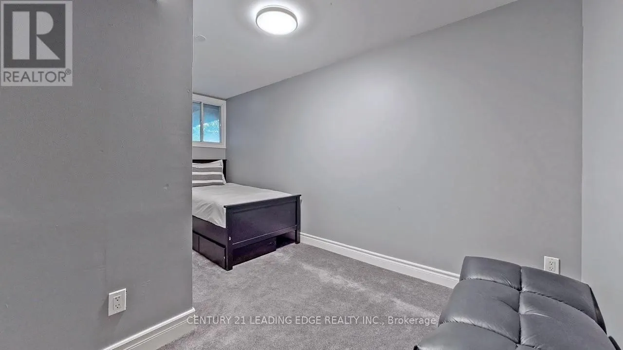 32 WESTMORELAND COURT