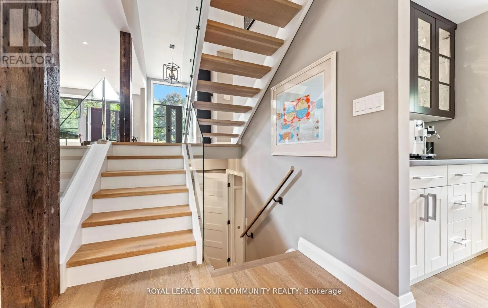 12 GLENVIEW DRIVE
