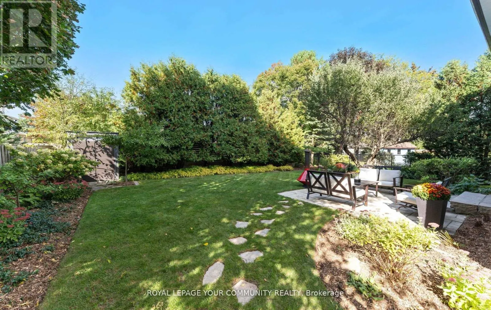 12 GLENVIEW DRIVE